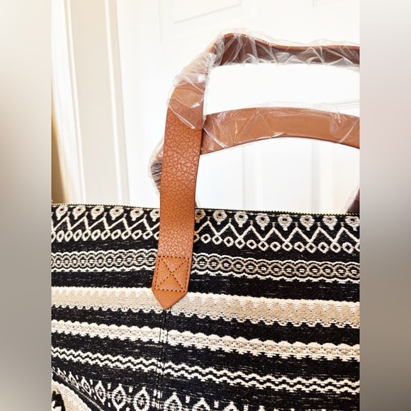 Choice of NWT JustFab Duffle / Weekender Bag - Picture 5 of 15